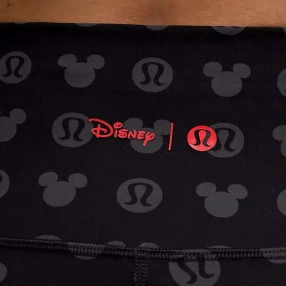 NWT DISNEY X LULULEMON WUNDER TRAIN TIGHT 25” Classic Black size: 6 - Picture 3 of 6